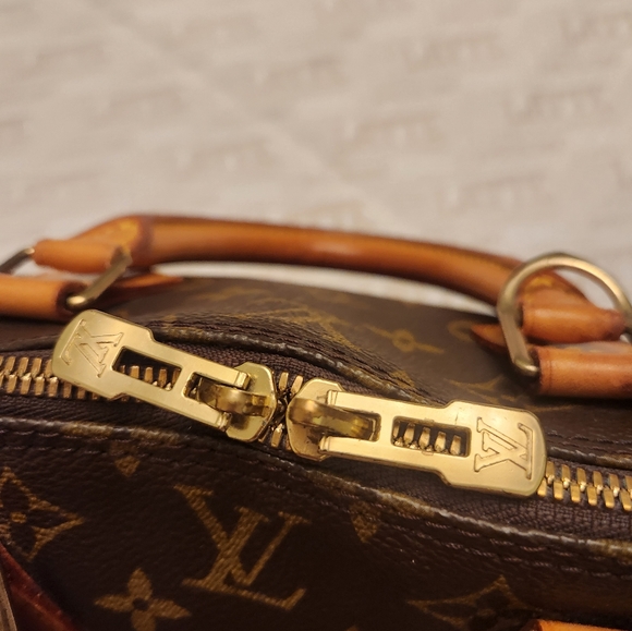 Louis Vuitton Alma PM Sachel bag - Picture 12 of 17
